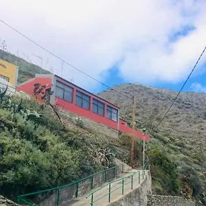 https://casa-en-la-playa-de-vallehermoso-isla-de-la-gomera.in-canary-islands.com
